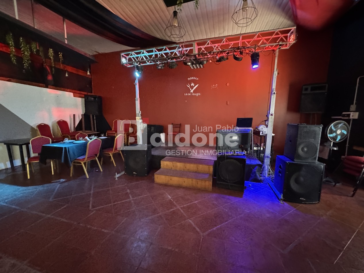EN VENTA - SALON COMERCIAL - CALLE 25 e/ AVDA Y 16 - GRAL. PICO