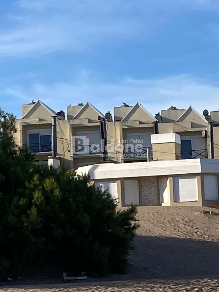 EN VENTA - DEPARTAMENTO FRENTE AL MAR - MONTE HERMOSO