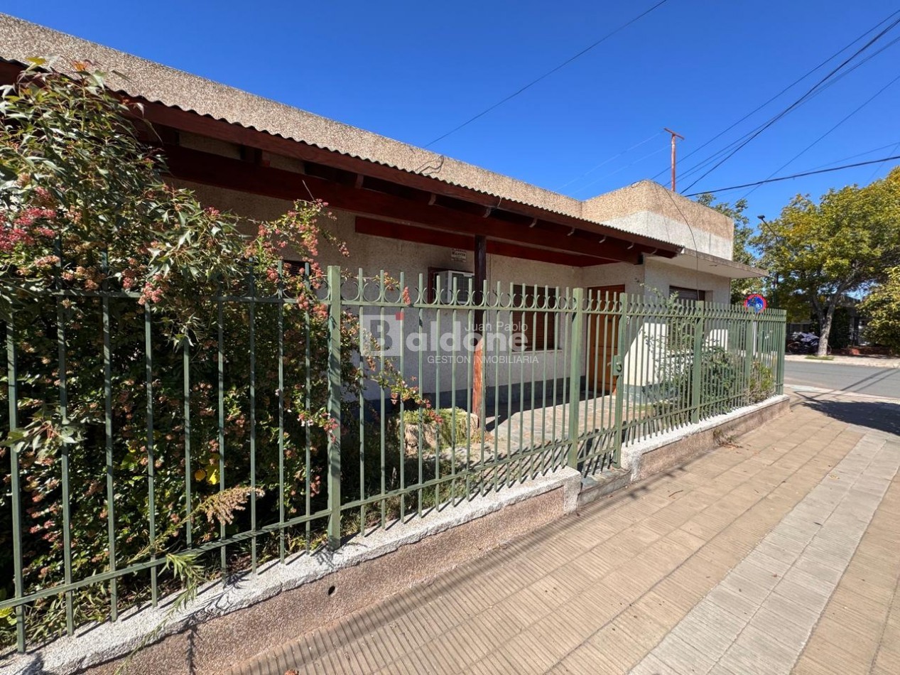 EN VENTA - CASA EN ESQUINA . CALLE 3 ESQ. 12 - GRAL. PICO - LA PAMPA