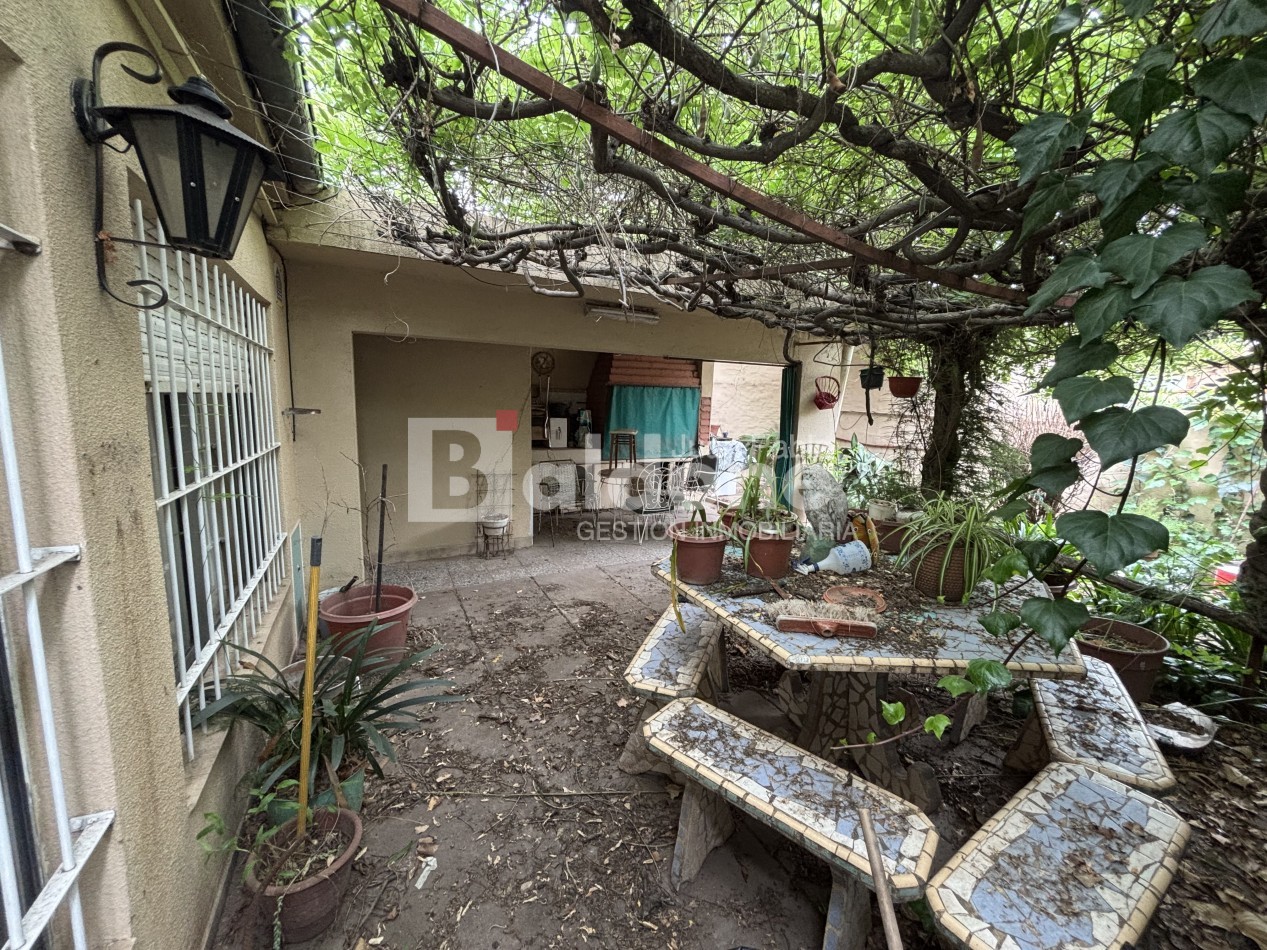 ALQUILER - CASA CALLE 102 E/ 15 Y 17 - GRAL. PICO