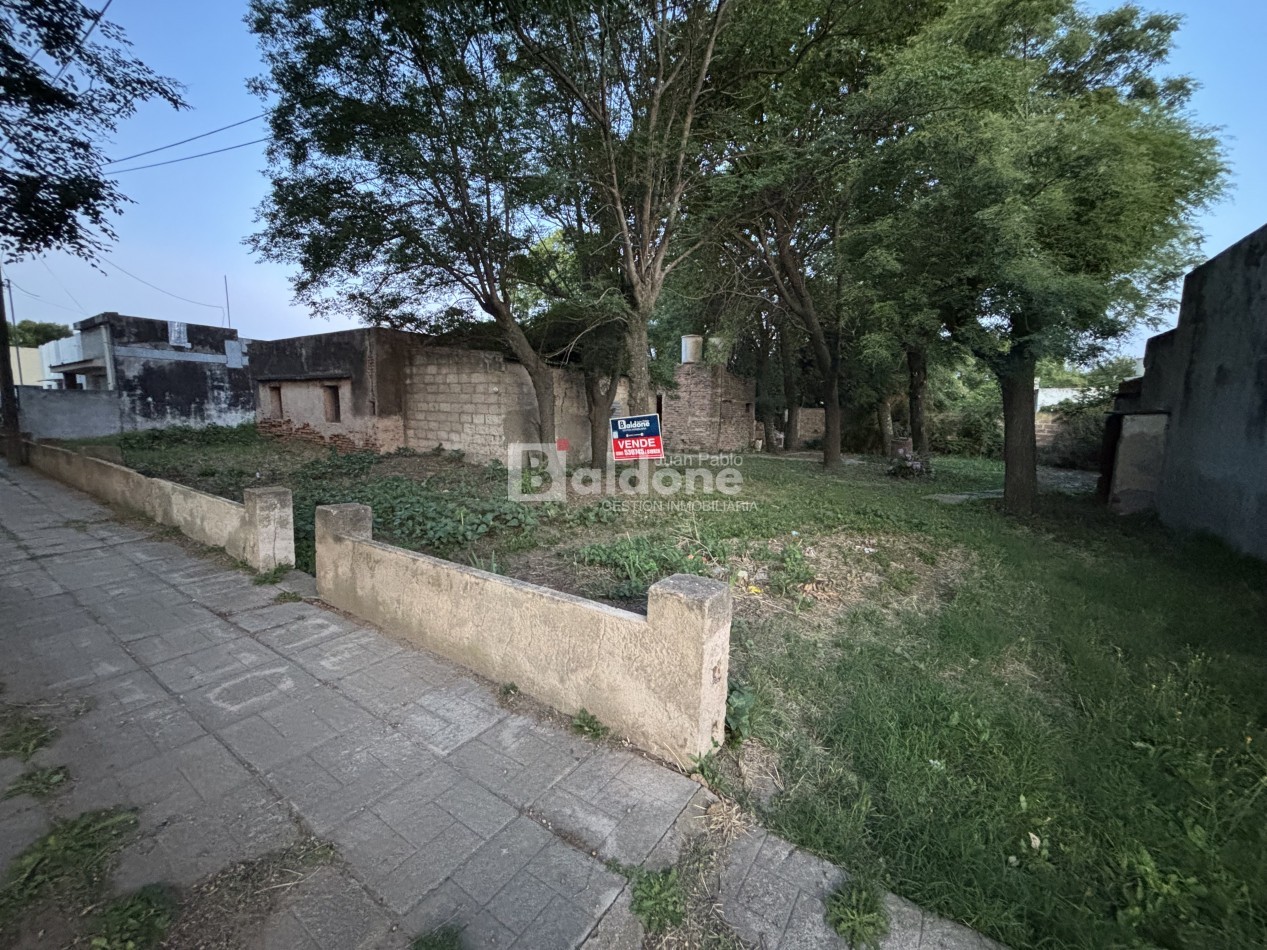 EN VENTA - DOS TERRENOS CENTRICOS - INTENDENTE ALVEAR - LA PAMPA