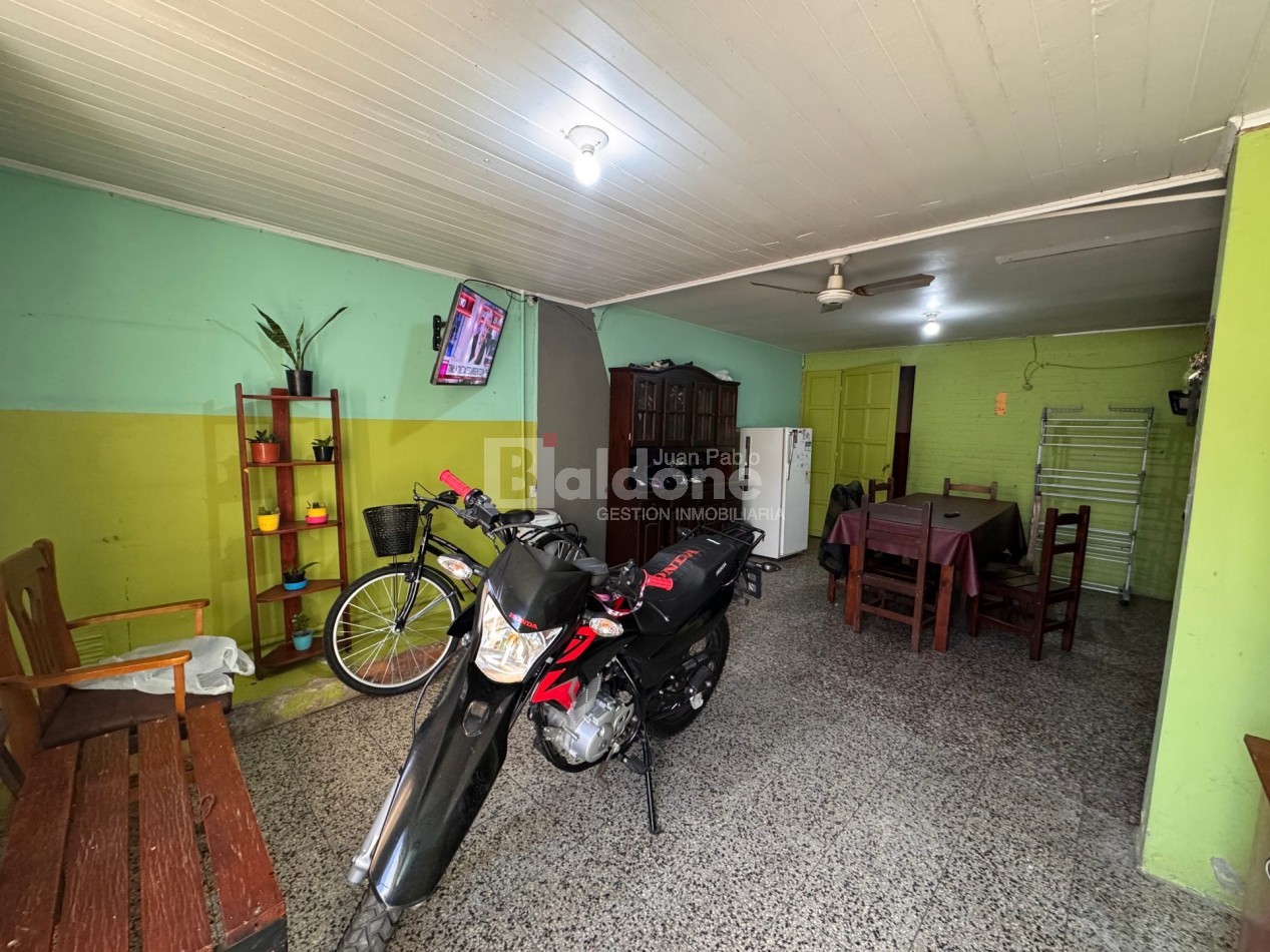 EN VENTA - CASA + LOCAL COMERCIAL - CALLE 2 E/ 101 Y 103 - GRAL. PICO