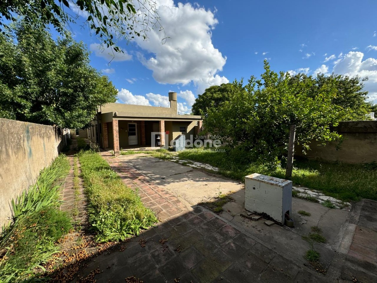 EN VENTA CASA + GALPON - CALLE 5 E/ 10 Y 8 - GRAL. PICO - LA PAMPA