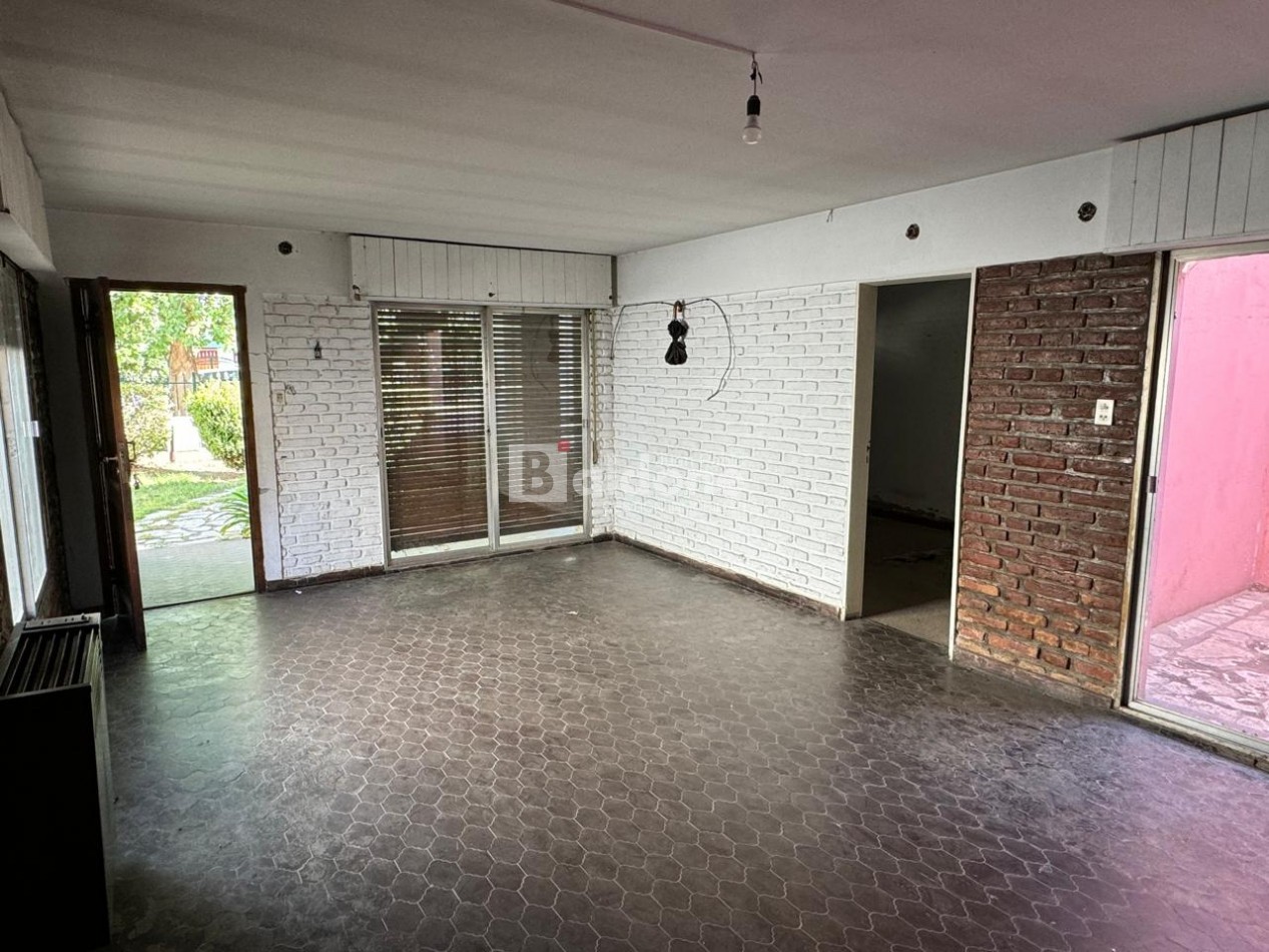 EN VENTA CASA + GALPON - CALLE 5 E/ 10 Y 8 - GRAL. PICO - LA PAMPA