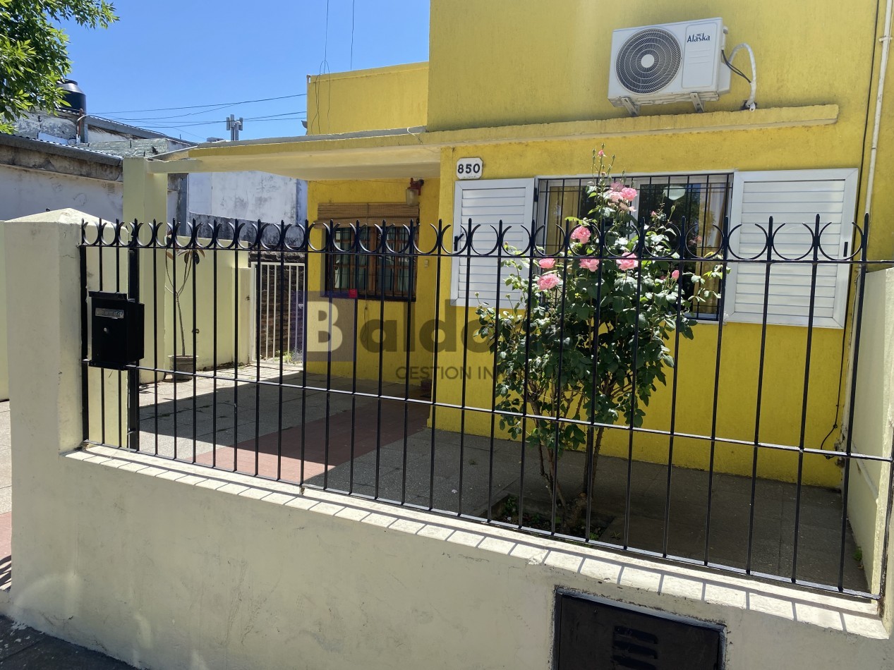 EN VENTA - CASA EN GRAL. PICO - EXCELENTE UBICACION