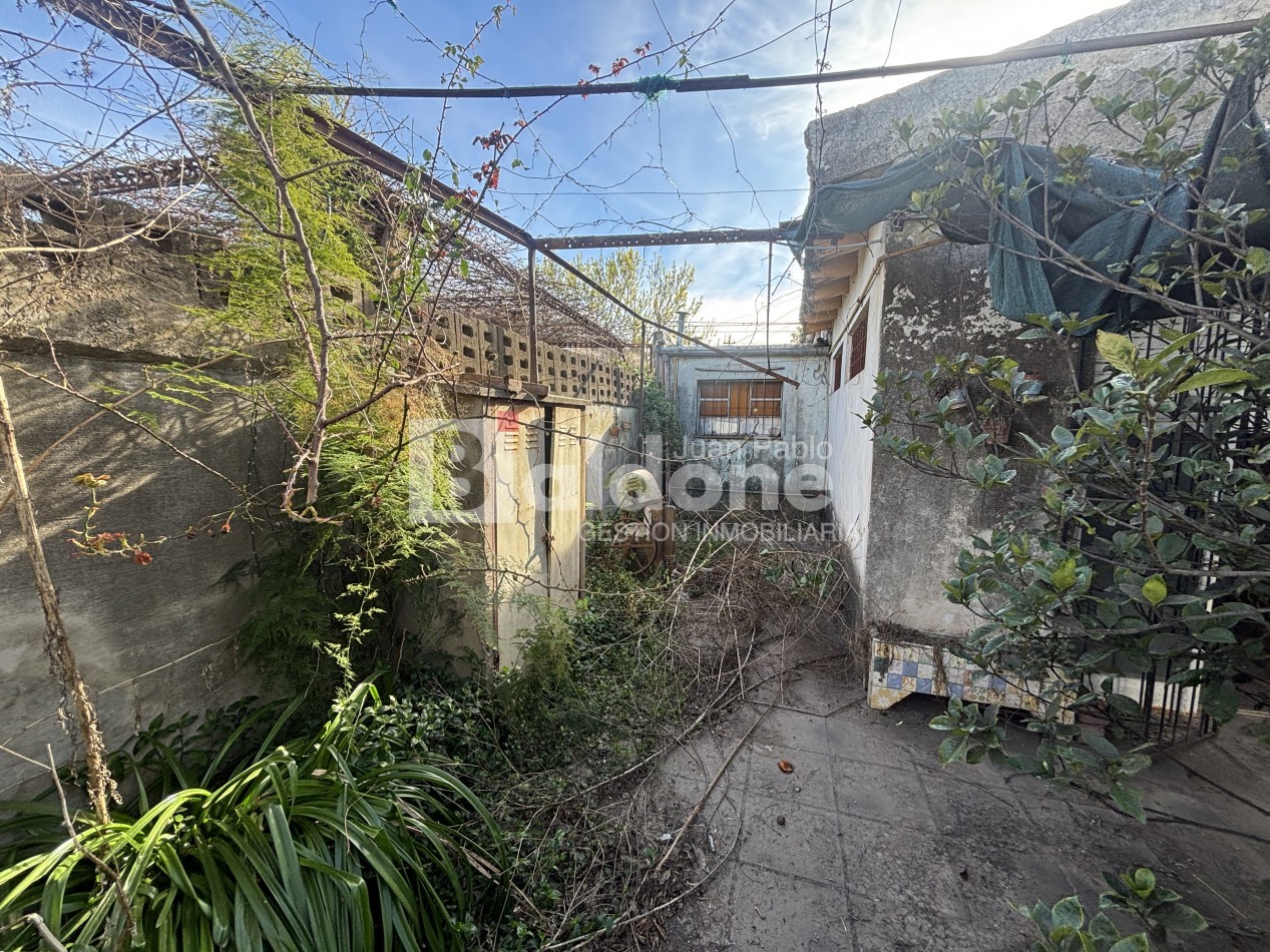 EN VENTA CASA + LOCAL COMERCIAL - CALLE 26 E/ 1 Y 3 - GRAL. PICO - LA PAMPA