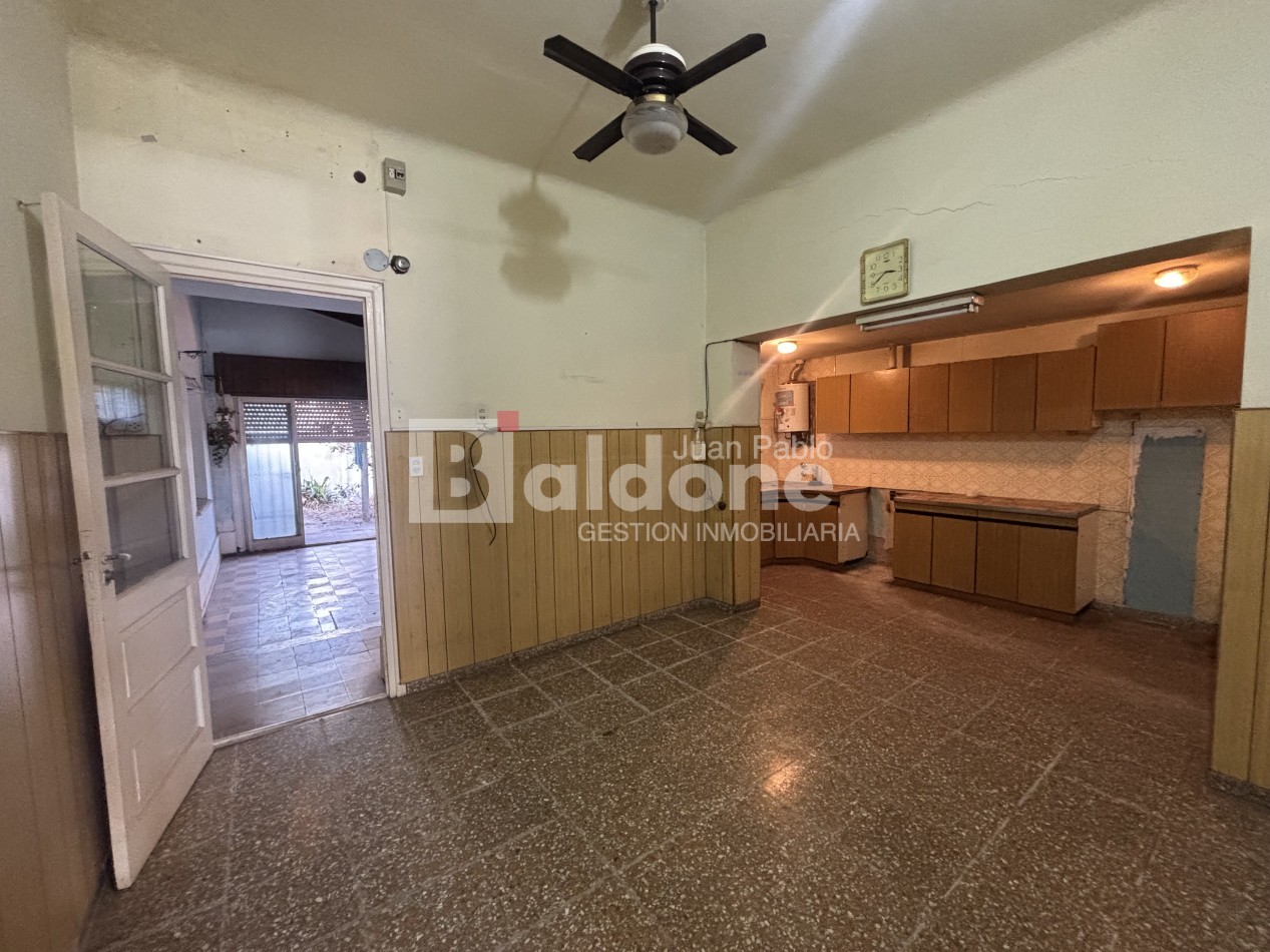EN VENTA CASA + LOCAL COMERCIAL - CALLE 26 E/ 1 Y 3 - GRAL. PICO - LA PAMPA