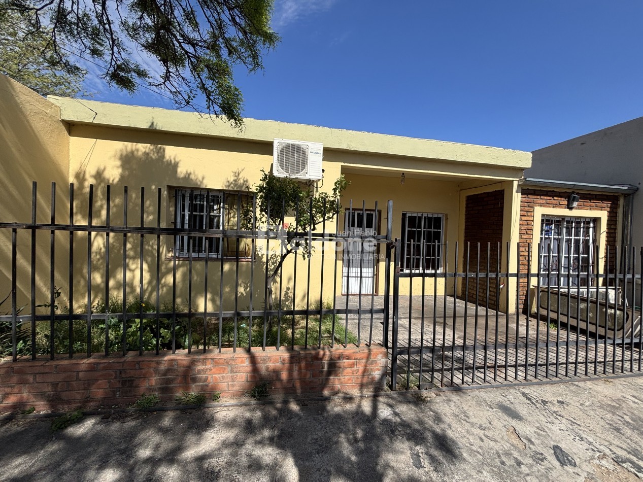 EN VENTA CASA EN CALLE 6 E/ 25 Y 27 - GRAL. PICO 