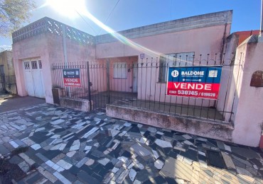 EN VENTA - CASA EN CALLE 102 E/ 29 Y 31 - GRAL. PICO