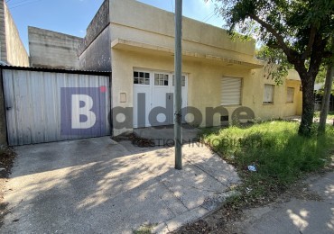 EN VENTA CASA CALLE 21 ESQUINA 4 - GRAL. PICO