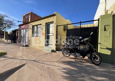 EN VENTA - CASA + LOCAL COMERCIAL - CALLE 2 E/ 101 Y 103 - GRAL. PICO