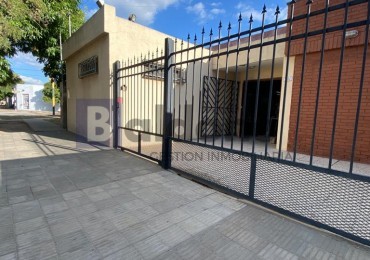 EN VENTA - SALON COMERCIAL CALLE 2 E/25 Y 23 - GENERAL PICO 