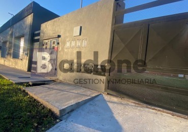 CASA + DEPARTAMENTOS CALLE 8 E/ 23 Y 25 - GRAL. PICO -  EXCELENTE PROPIEDAD