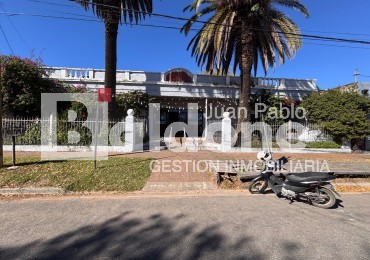 EN VENTA - SALON COMERCIAL - CALLE 25 e/ AVDA Y 16 - GRAL. PICO