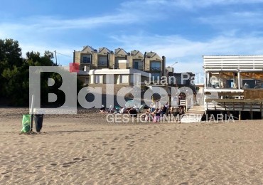 EN VENTA - DEPARTAMENTO FRENTE AL MAR - MONTE HERMOSO