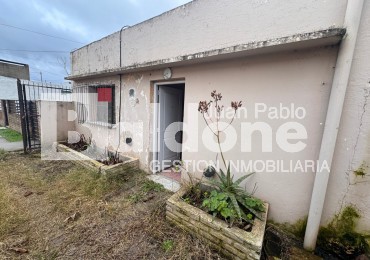 Casa con departamento en venta - Calle 24 e/ 21 y vias - General Pico, La Pampa