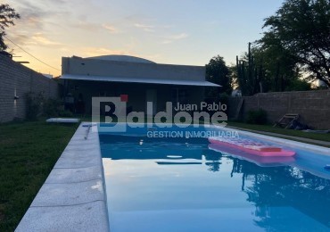 EN VENTA - CASA QUINTA - CALLE SAVIOLI - SANTA ROSA