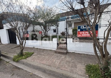 CASA EN VENTA EN SANTA ROSA LA PAMPA - MUY BUENA UBICACION