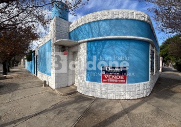 EN VENTA - CASA + TALLER - CALLE 25 ESQ. 2 - GRAL. PICO - LA PAMPA